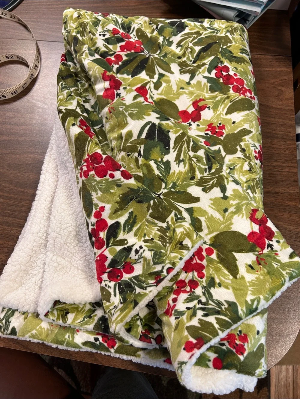 Floral Green & Red Sherpa Throw Blanket - Unbranded